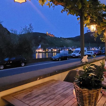Gaestehaus Burgberg, Weinhaus Fries Kattenes Εξωτερικό φωτογραφία