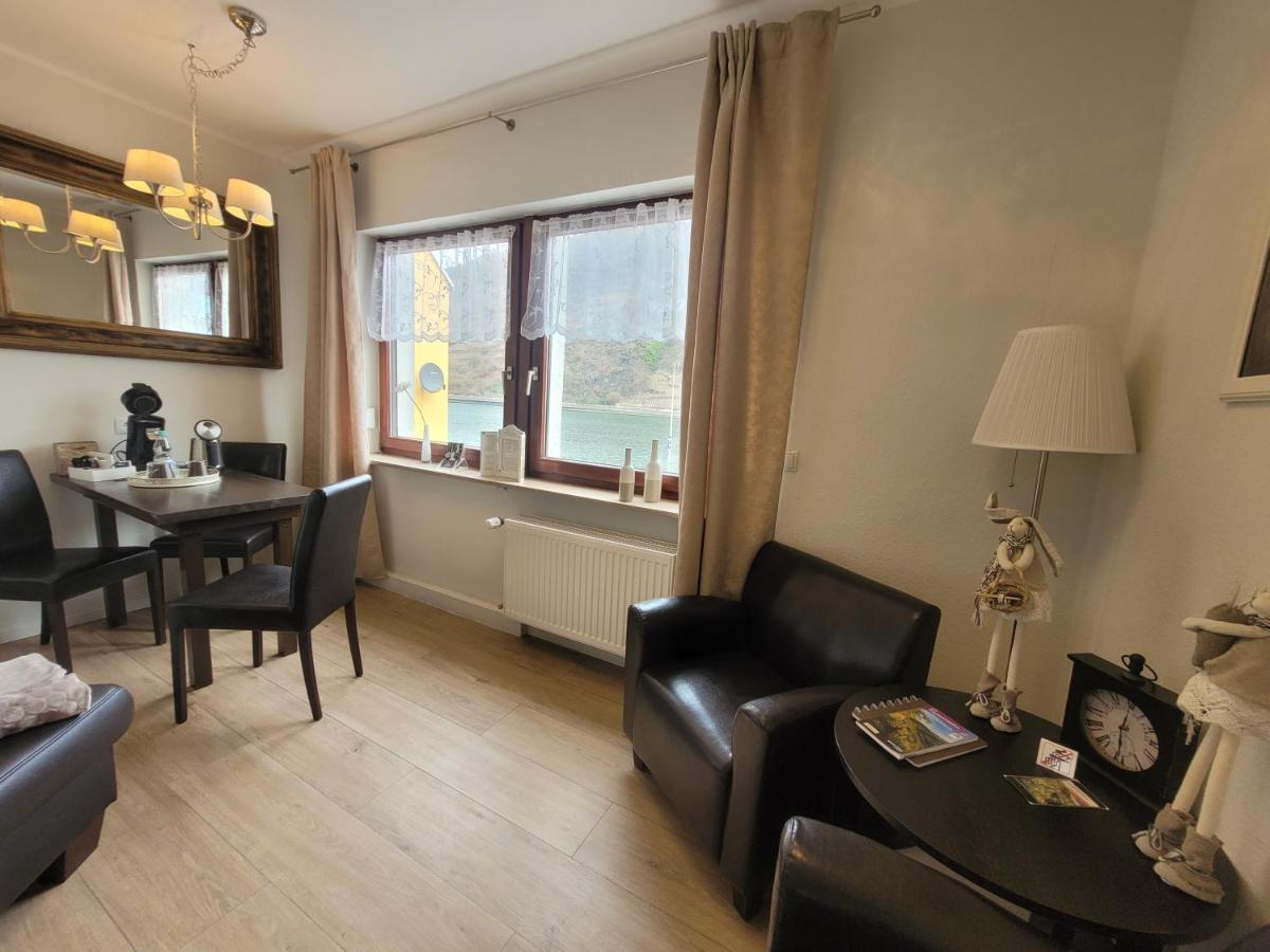 Gaestehaus Burgberg, Weinhaus Fries Kattenes Εξωτερικό φωτογραφία
