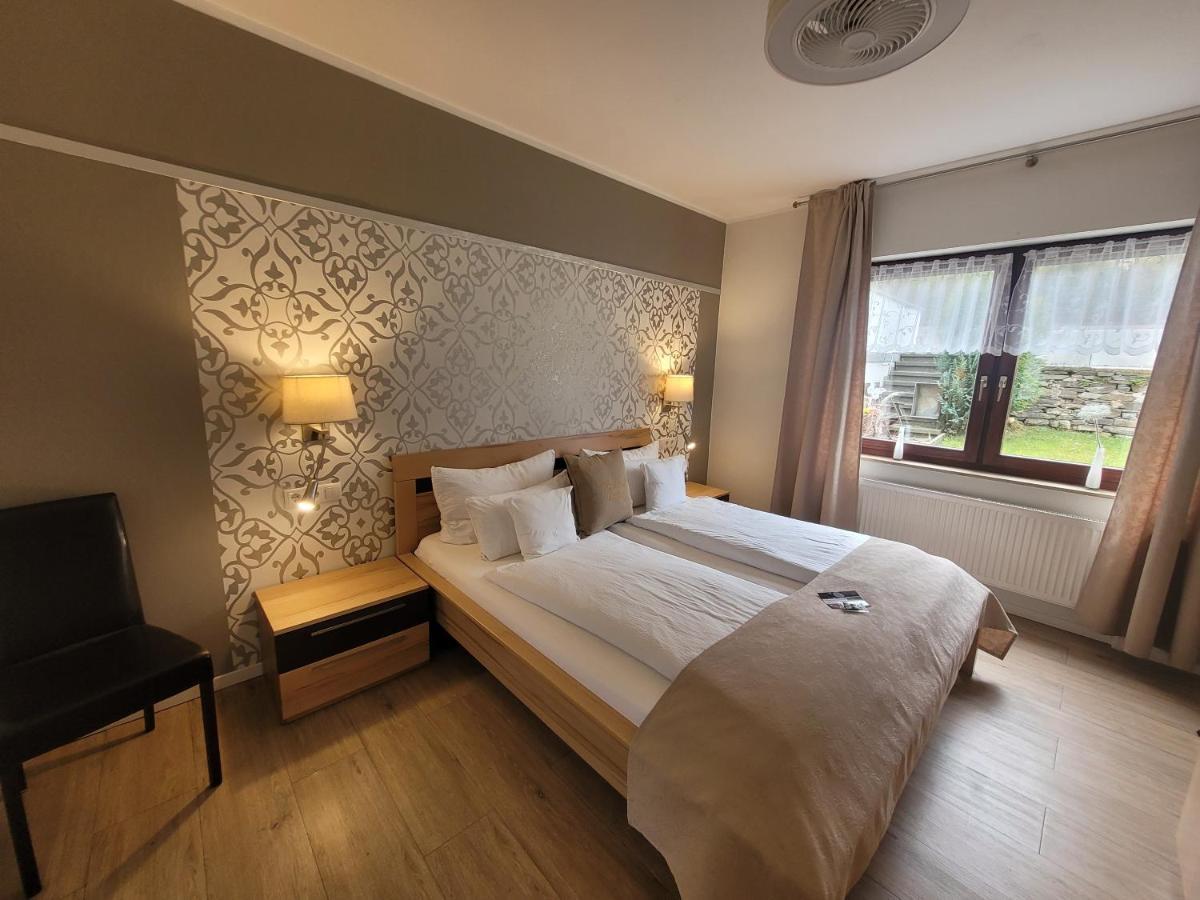 Gaestehaus Burgberg, Weinhaus Fries Kattenes Εξωτερικό φωτογραφία