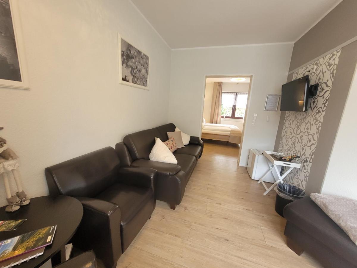 Gaestehaus Burgberg, Weinhaus Fries Kattenes Εξωτερικό φωτογραφία