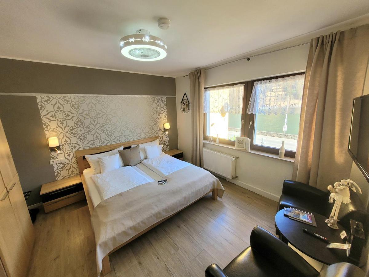 Gaestehaus Burgberg, Weinhaus Fries Kattenes Εξωτερικό φωτογραφία