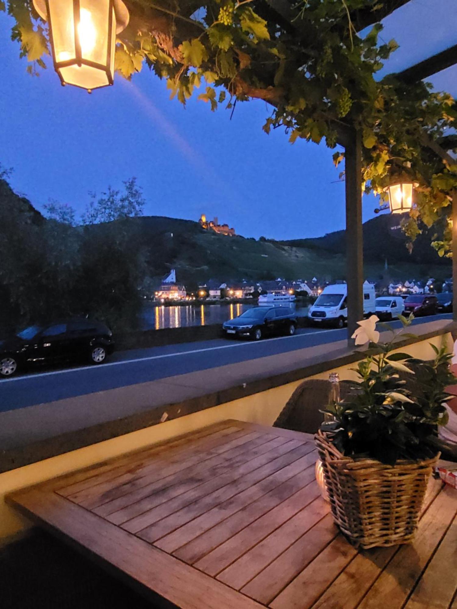 Gaestehaus Burgberg, Weinhaus Fries Kattenes Εξωτερικό φωτογραφία