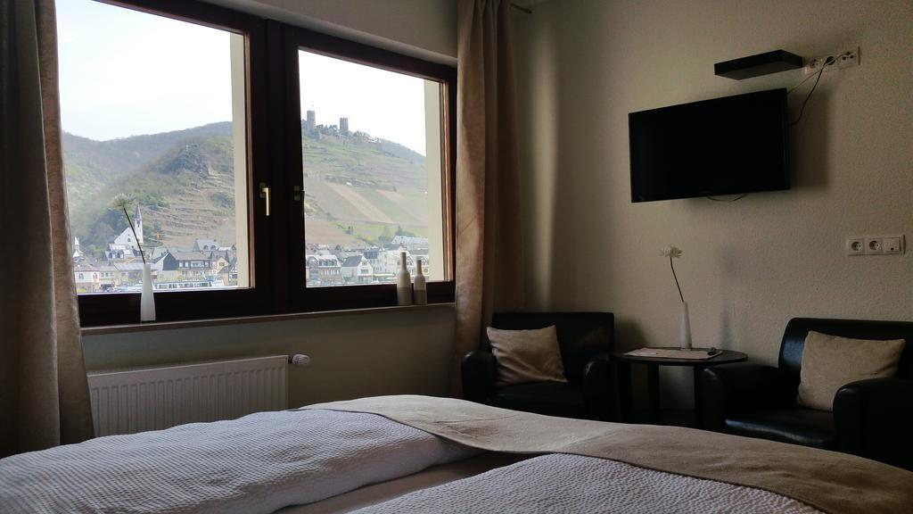Gaestehaus Burgberg, Weinhaus Fries Kattenes Εξωτερικό φωτογραφία