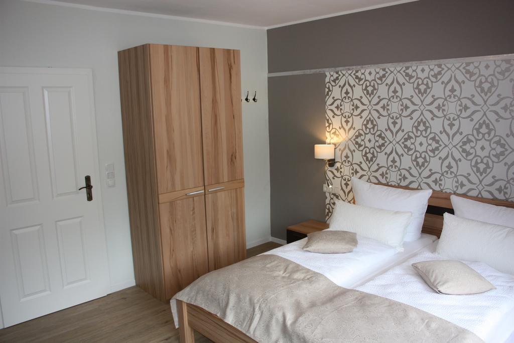 Gaestehaus Burgberg, Weinhaus Fries Kattenes Δωμάτιο φωτογραφία