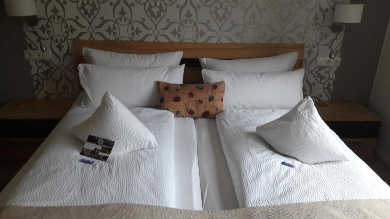 Gaestehaus Burgberg, Weinhaus Fries Kattenes Εξωτερικό φωτογραφία